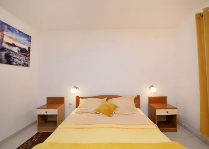 Pintur Apartment *
